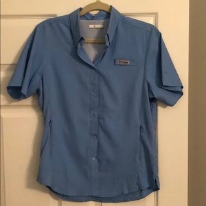 Women’s Columbia shirt